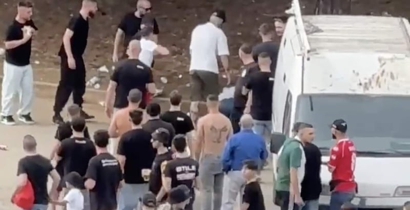 Bari shock, tifoso picchiato davanti al figlio: cosa è successo 14 Bari shock, tifoso picchiato davanti al figlio: cosa è successo