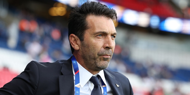 Buffon sulla corsa scudetto: "Il Napoli ha l'osso in bocca, difficile che lo molli" 14 Buffon sulla corsa scudetto: "Il Napoli ha l'osso in bocca, difficile che lo molli"