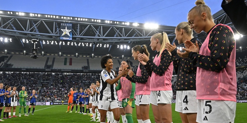 Juve Women da sogno nel nome di Sara Gama: l'addio e la festa Scudetto 1 Juve Women da sogno nel nome di Sara Gama: l'addio e la festa Scudetto