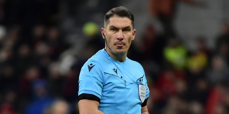 Severo, inflessibile, rigoroso: chi è Kovacs l'arbitro di Psg-Inter  