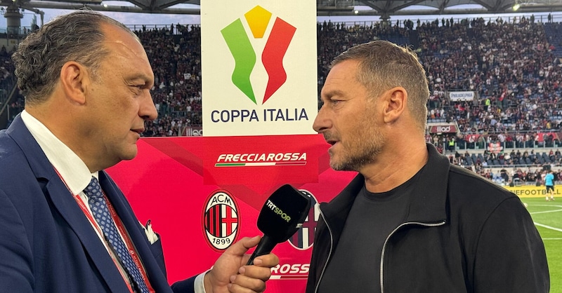 Totti: "Ranieri è un vero uomo. Io di nuovo alla Roma? Se chiamassero..." 14 Totti: "Ranieri è un vero uomo. Io di nuovo alla Roma? Se chiamassero..."
