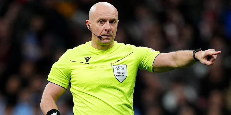 “L’arbitro è del Real Madrid”: Inter-Barcellona, è già polemica 14 “L’arbitro è del Real Madrid”: Inter-Barcellona, è già polemica