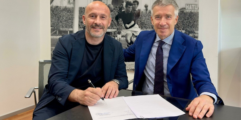 Italiano rinnova col Bologna, è ufficiale: "Felice di continuare il nostro percorso" 14 Italiano rinnova col Bologna, è ufficiale: "Felice di continuare il nostro percorso"