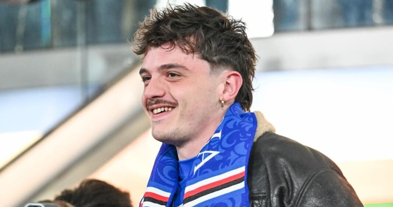 Olly, la promessa del cantante alla Sampdoria dopo la retrocessione in Serie C
14 Olly, la promessa del cantante alla Sampdoria dopo la retrocessione in Serie C