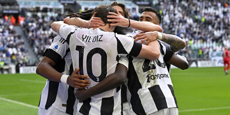 Serie A, è bagarre Champions: tutto in due notti per il quarto posto 15 Serie A, è bagarre Champions: tutto in due notti per il quarto posto