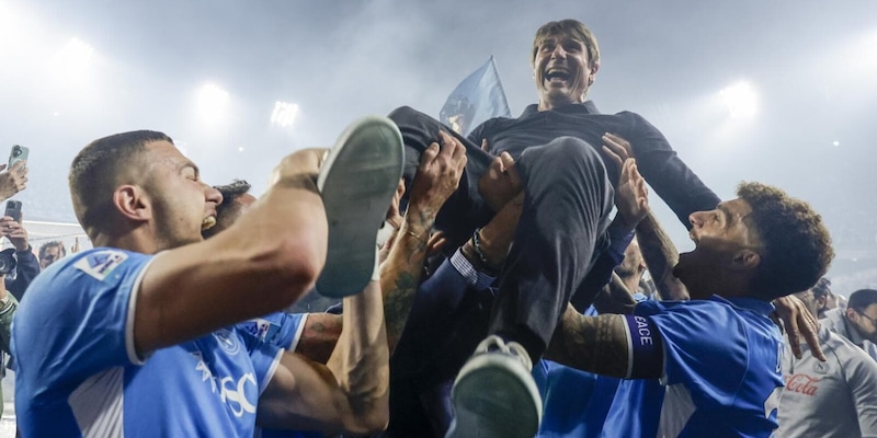 Conte, e adesso? Cosa farà il tecnico del Napoli: tutte le ipotesi in campo 15 Conte, e adesso? Cosa farà il tecnico del Napoli: tutte le ipotesi in campo