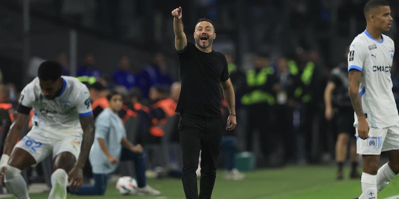 De Zerbi sul futuro: "Nessun contatto con altri club, voglio restare a Marsiglia ma..." 16 De Zerbi sul futuro: "Nessun contatto con altri club, voglio restare a Marsiglia ma..."