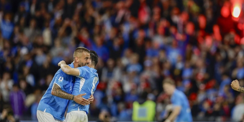 Biglietti Napoli-Cagliari, dove acquistare e tutti i prezzi degli ingressi al Maradona per la partita scudetto 12 Biglietti Napoli-Cagliari, dove acquistare e tutti i prezzi degli ingressi al Maradona per la partita scudetto