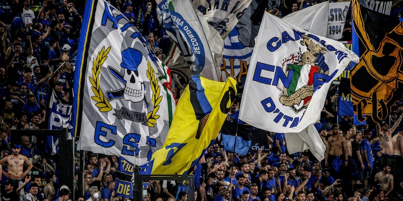Inter e Milan, 7 ultras arrestati: usura, parcheggi, rapina ed estorsioni 15 Inter e Milan, 7 ultras arrestati: usura, parcheggi, rapina ed estorsioni