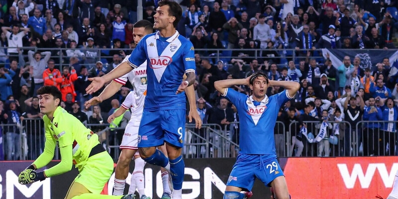 Serie B, rinviate le gare di playout per una possibile penalizzazione del Brescia: il comunicato ufficiale 14 Serie B, rinviate le gare di playout per una possibile penalizzazione del Brescia: il comunicato ufficiale