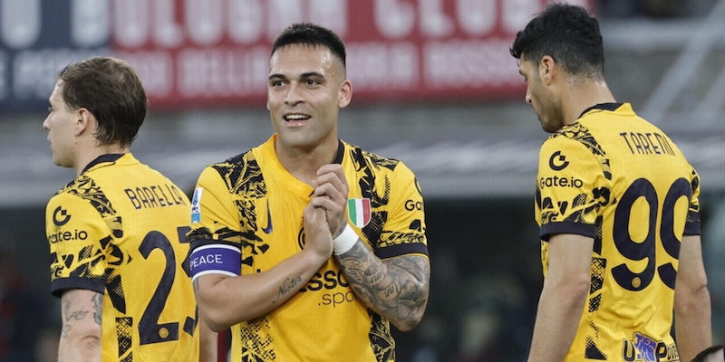 Inter, tifosi furiosi: finale di Champions con il Psg in maglia... 12 Inter, tifosi furiosi: finale di Champions con il Psg in maglia...