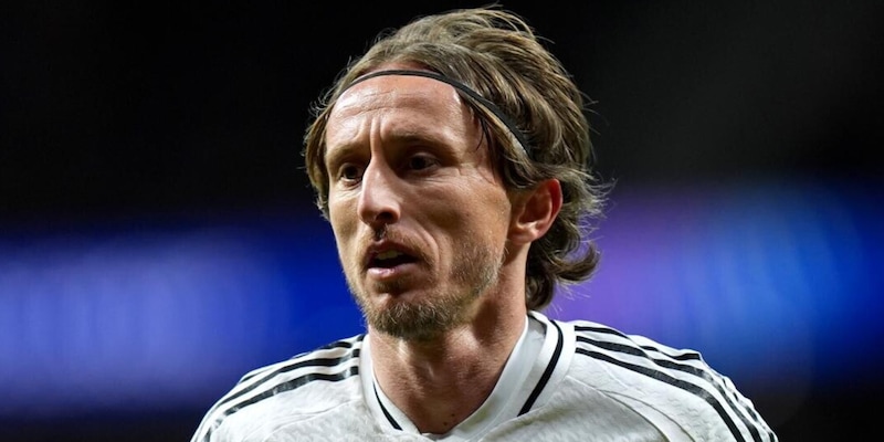 Modric, ufficiale l'addio al Real Madrid: sapete quanti trofei ha vinto? Il record 14 Modric, ufficiale l'addio al Real Madrid: sapete quanti trofei ha vinto? Il record