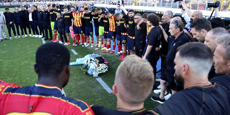 Il Lecce onora la memoria di Fiorita: resterà dipendente della società per sempre 14 Il Lecce onora la memoria di Fiorita: resterà dipendente della società per sempre
