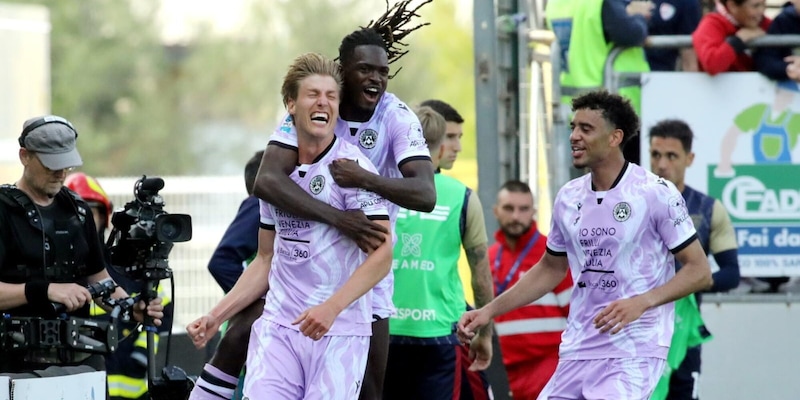 Il Cagliari perde tra i fischi: l'Udinese torna a vincere con Kristensen 15 Il Cagliari perde tra i fischi: l'Udinese torna a vincere con Kristensen