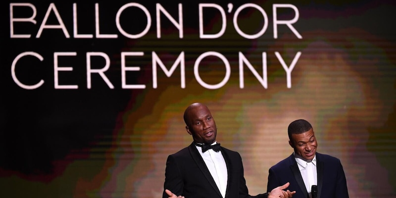 Pallone d'oro 2025: dall'elenco dei giocatori candidati a quando ci sarà la cerimonia 12 Pallone d'oro 2025: dall'elenco dei giocatori candidati a quando ci sarà la cerimonia