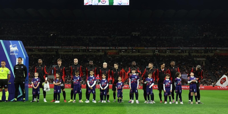 Il Milan celebra la Festa della Mamma con i cognomi materni sulle maglie 15 Il Milan celebra la Festa della Mamma con i cognomi materni sulle maglie