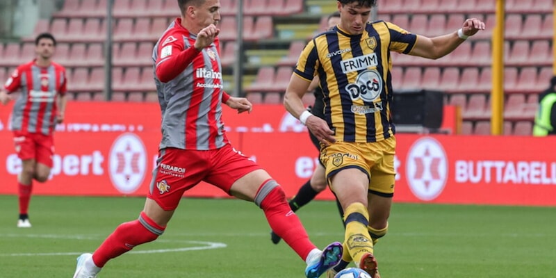 Juve Stabia-Cremonese diretta Serie B: segui l'andata della semifinale dei playoff LIVE