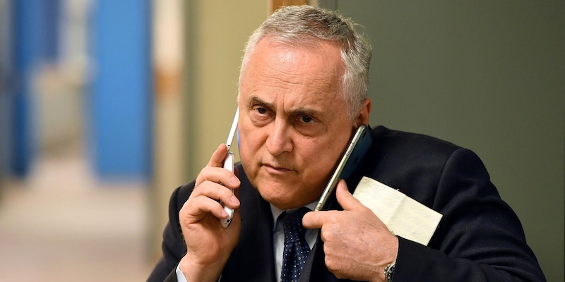 Lazio, Lotito è una furia: "Numero di cellulare clonato, presentata denuncia" 15 Lazio, Lotito è una furia: "Numero di cellulare clonato, presentata denuncia"