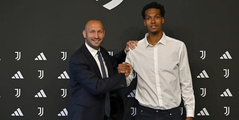 Juventus, Van Aarle ora è ufficiale: comunicato e dettagli 15 Juventus, Van Aarle ora è ufficiale: comunicato e dettagli
