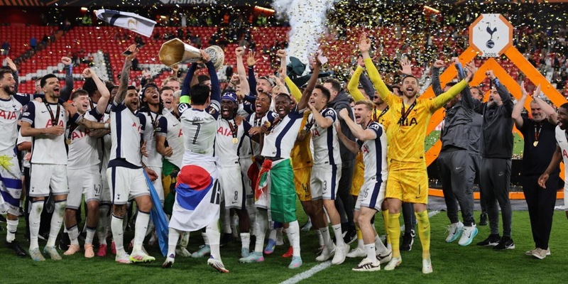 Brexit rovesciata: 6 in Champions e potrebbero essere 10 nelle tre coppe 15 Brexit rovesciata: 6 in Champions e potrebbero essere 10 nelle tre coppe