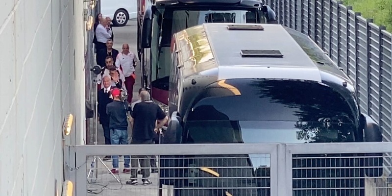 Roma, il calore dei tifosi del Torino per Ranieri: “Un grande uomo, peccato non averlo avuto qui” 14 Roma, il calore dei tifosi del Torino per Ranieri: “Un grande uomo, peccato non averlo avuto qui”