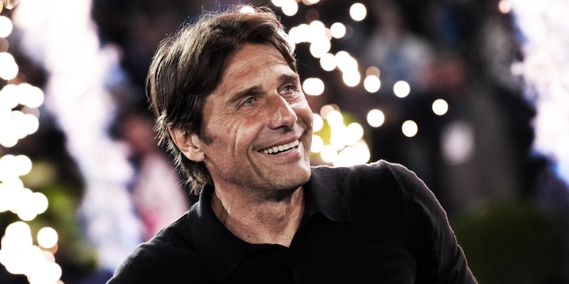 Conte e il futuro al Napoli: l'indizio social del collaboratore scatena i tifosi 14 Conte e il futuro al Napoli: l'indizio social del collaboratore scatena i tifosi