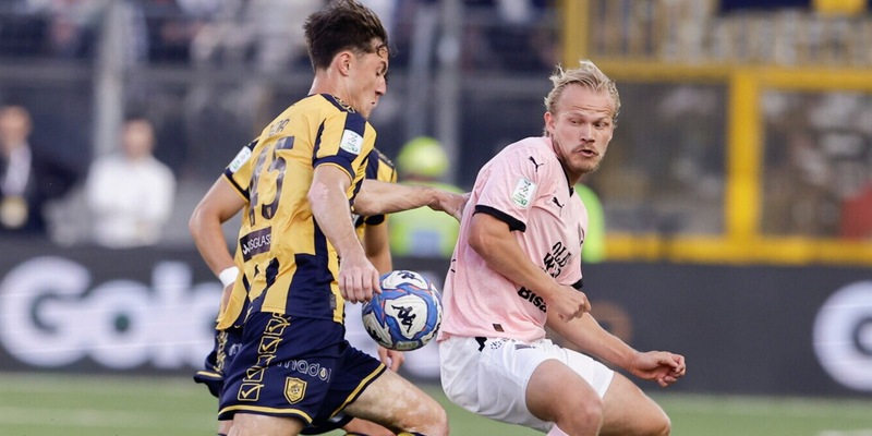 Crolla il Palermo di Pohjanpalo: Adorante porta la Juve Stabia in semifinale playoff