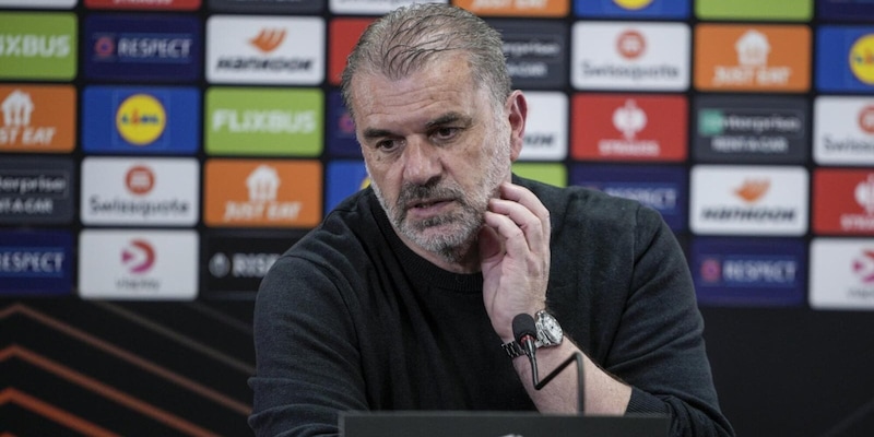 Postecoglou a muso duro contro un giornalista: "Non sono un clown e mai lo sarò" 14 Postecoglou a muso duro contro un giornalista: "Non sono un clown e mai lo sarò"
