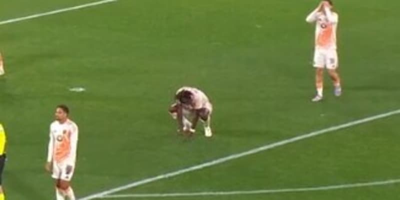 Roma, la disperazione di Koné. Ecco cosa ha fatto all'intervallo 14 Roma, la disperazione di Koné. Ecco cosa ha fatto all'intervallo