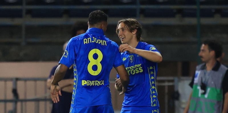 Anjorin regala i tre punti all'Empoli nello scontro diretto con il Parma 14 Anjorin regala i tre punti all'Empoli nello scontro diretto con il Parma