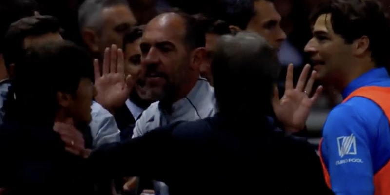 Conte espulso, è una furia: succede di tutto a Parma-Napoli 1 Conte espulso, è una furia: succede di tutto a Parma-Napoli