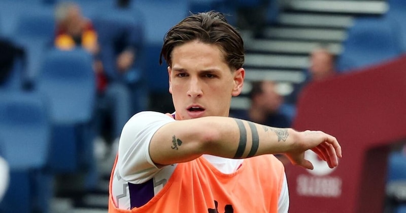 Zaniolo shock, follia in Roma-Fiorentina Primavera: entra negli spogliatoi e scatena il caos. Pugno ad un calciatore giallorosso 1 Zaniolo shock, follia in Roma-Fiorentina Primavera: entra negli spogliatoi e scatena il caos. Pugno ad un calciatore giallorosso