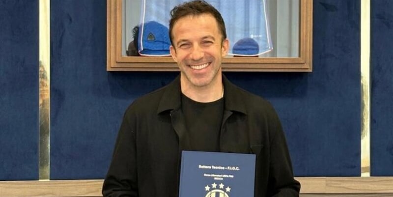 Del Piero ora può allenare, l'annuncio social: “Potete anche chiamarmi 'Mister'…" 14 Del Piero ora può allenare, l'annuncio social: “Potete anche chiamarmi 'Mister'…"
