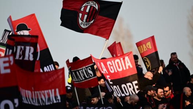 Milan-Monza, protesta della Sud: raduno davanti alla sede del club e tifo solo per 15'