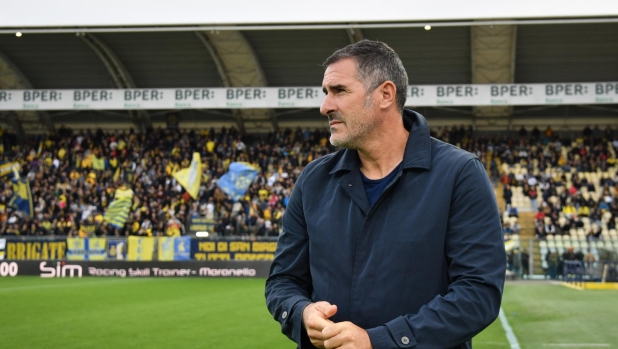 Lucarelli: "Contro il Parma non sarà semplice. A Napoli la forza viene dalla gente" 1 Lucarelli: "Contro il Parma non sarà semplice. A Napoli la forza viene dalla gente"