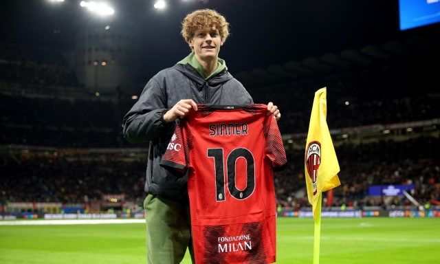 Sinner e Paolini, poi Pausini e Sangiovanni: i vip rossoneri preparano la finale 16 Sinner e Paolini, poi Pausini e Sangiovanni: i vip rossoneri preparano la finale