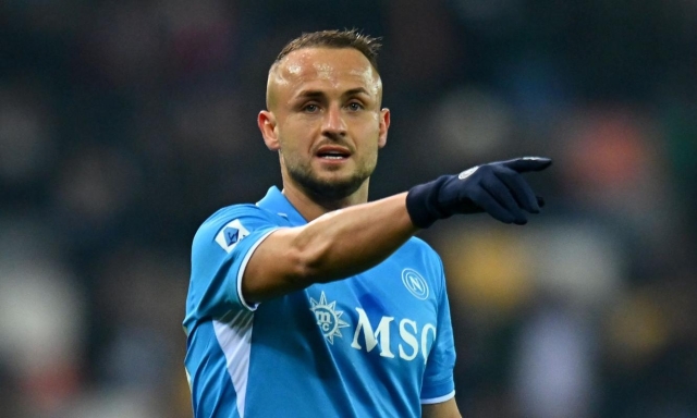 Napoli, Lobotka sostituito per infortunio contro il Genoa dopo poco minuti