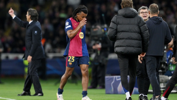 Ahi Barcellona, lesione al bicipite femorale per Koundé: salta il ritorno con l'Inter 16 Ahi Barcellona, lesione al bicipite femorale per Koundé: salta il ritorno con l'Inter