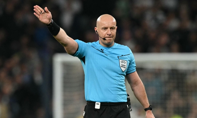 "Danneggiati", "Colpa dell'arbitro": Flick e stampa catalana hanno Marciniak nel mirino 1 "Danneggiati", "Colpa dell'arbitro": Flick e stampa catalana hanno Marciniak nel mirino