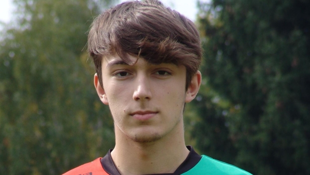 La laurea in economia, il lavoro all'estero, la vita da ultras (anche dell'Eintracht): chi era Riccardo Claris