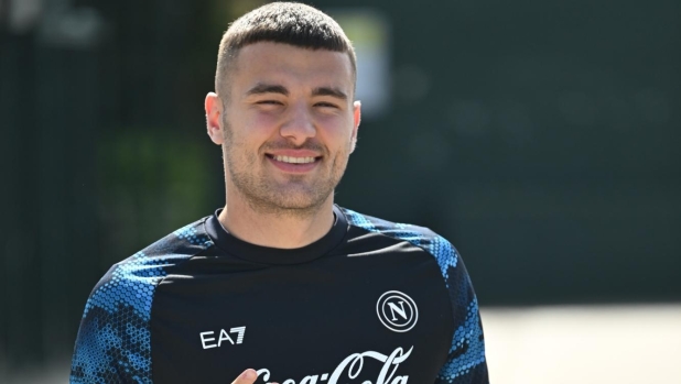 Buongiorno carica il Napoli: "Scudetto, col Cagliari non dobbiamo sbagliare" 14 Buongiorno carica il Napoli: "Scudetto, col Cagliari non dobbiamo sbagliare"