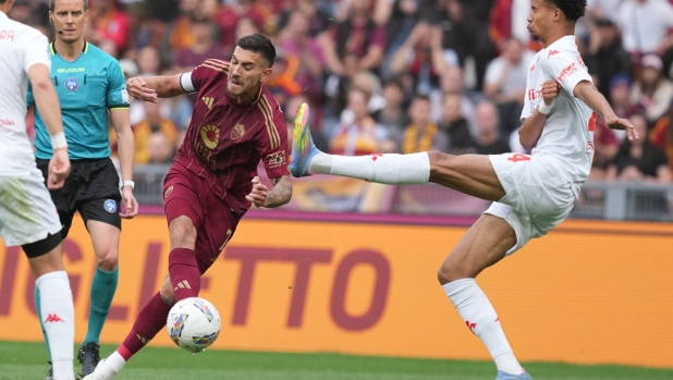 Roma-Fiorentina, le pagelle: Svilar si esalta su Kean (8), Pellegrini è troppo lento (4,5) 14 Roma-Fiorentina, le pagelle: Svilar si esalta su Kean (8), Pellegrini è troppo lento (4,5)