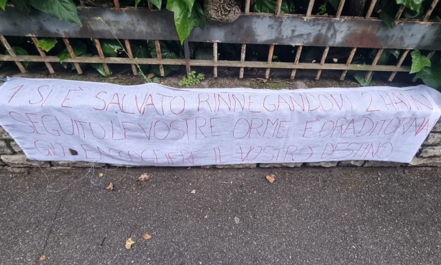 Tifoso ucciso a Bergamo: sul luogo del delitto compare uno striscione di minacce 16 Tifoso ucciso a Bergamo: sul luogo del delitto compare uno striscione di minacce