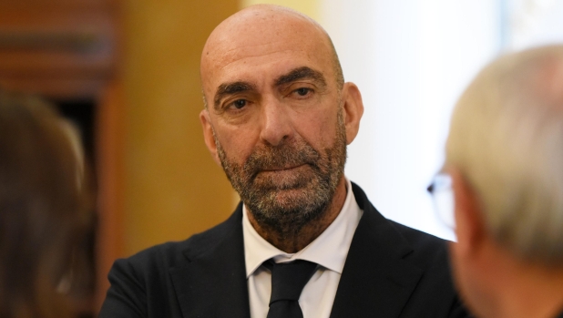 Tifoso picchiato davanti al figlio, la reazione del sindaco di Bari: "Sconcertato" 15 Tifoso picchiato davanti al figlio, la reazione del sindaco di Bari: "Sconcertato"