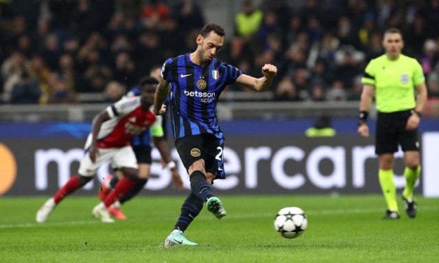 E se Inter-Barça finisse ai rigori? Ecco chi hanno scelto Inzaghi e Flick per tirarli 16 E se Inter-Barça finisse ai rigori? Ecco chi hanno scelto Inzaghi e Flick per tirarli