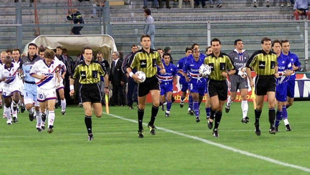 L'esperimento che doveva cambiare il modo di arbitrare finì a colpi da arance e rubinetti 15 L'esperimento che doveva cambiare il modo di arbitrare finì a colpi da arance e rubinetti