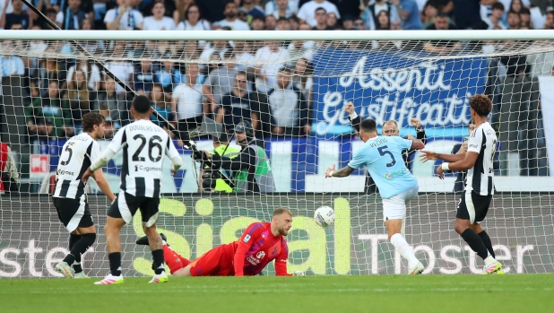 Juve, c'eri andata Vecino! Kolo Muani gol, ma la Lazio pareggia al 96' con l'uruguaiano 14 Juve, c'eri andata Vecino! Kolo Muani gol, ma la Lazio pareggia al 96' con l'uruguaiano