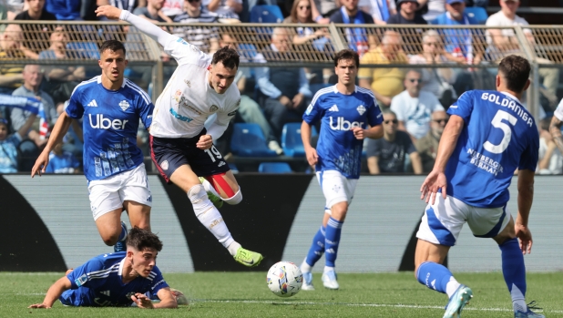 Como-Cagliari, le pagelle: Strefezza, perla da 7. Piccoli stanco, 5 15 Como-Cagliari, le pagelle: Strefezza, perla da 7. Piccoli stanco, 5