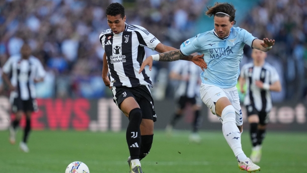 Lazio-Juve, le pagelle: Pellegrini pasticcione, 5. Alberto Costa 6,5: pericoloso e sicuro 16 Lazio-Juve, le pagelle: Pellegrini pasticcione, 5. Alberto Costa 6,5: pericoloso e sicuro
