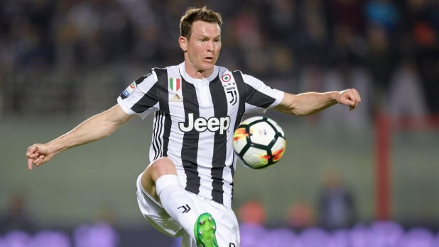 Lichtsteiner: "Per amore della Juve dissi no all'Inter. Ma potevo anche lavorare in banca" 1 Lichtsteiner: "Per amore della Juve dissi no all'Inter. Ma potevo anche lavorare in banca"